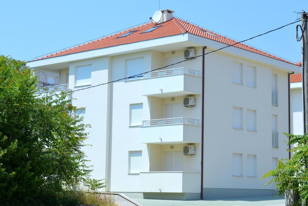 Kaštela Iris Beach Apartments מראה חיצוני תמונה