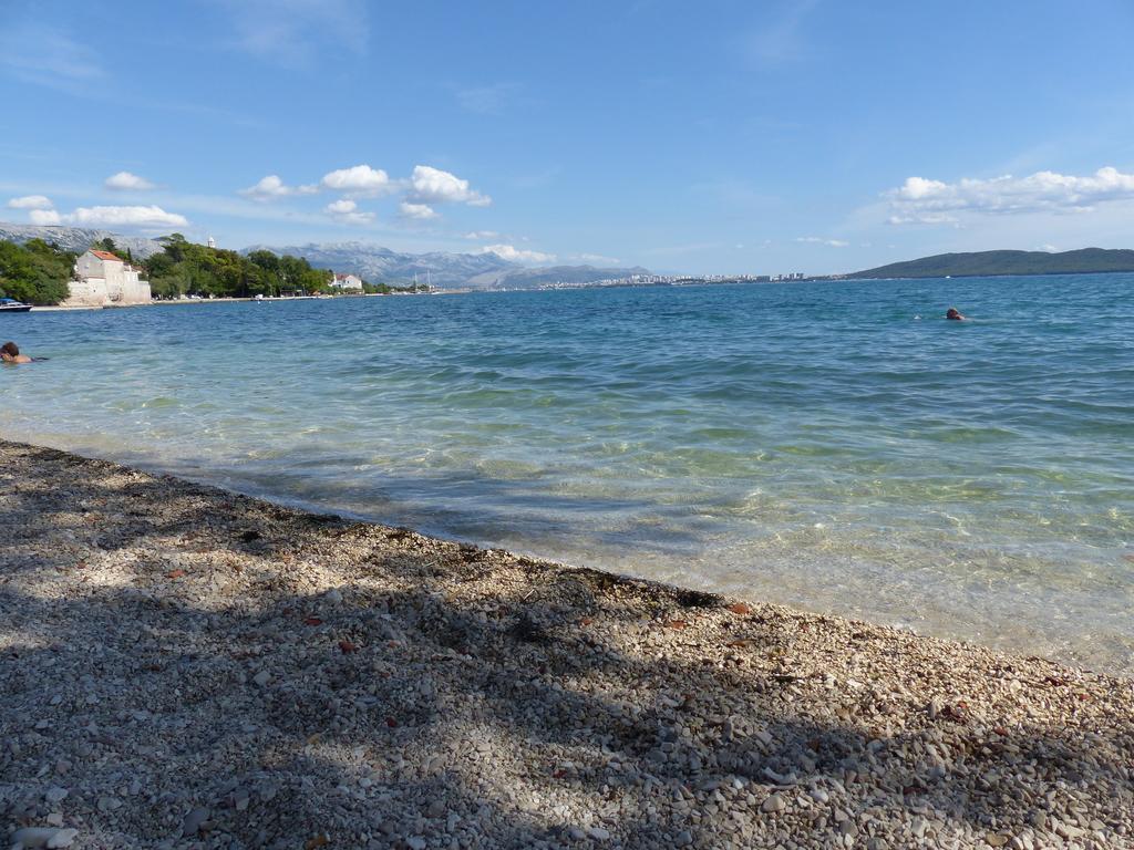 Kaštela Iris Beach Apartments מראה חיצוני תמונה
