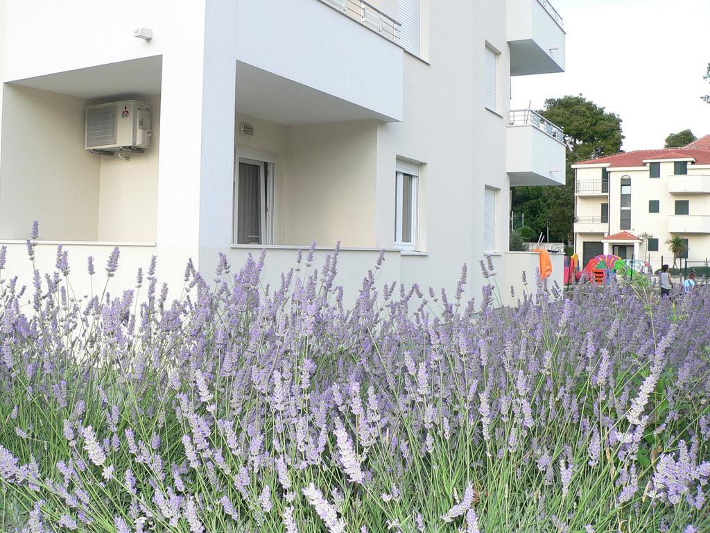 Kaštela Iris Beach Apartments מראה חיצוני תמונה