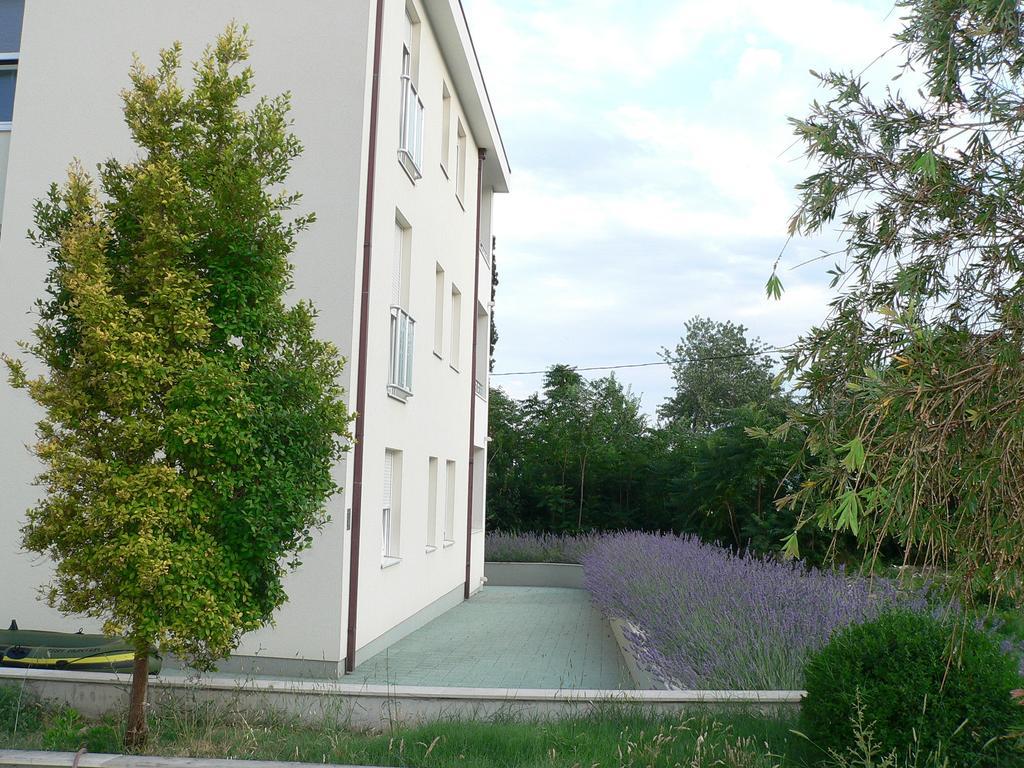 Kaštela Iris Beach Apartments מראה חיצוני תמונה
