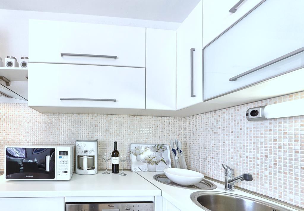 Kaštela Iris Beach Apartments מראה חיצוני תמונה