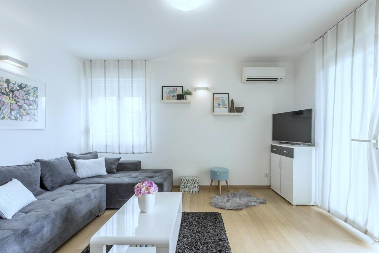 Kaštela Iris Beach Apartments מראה חיצוני תמונה
