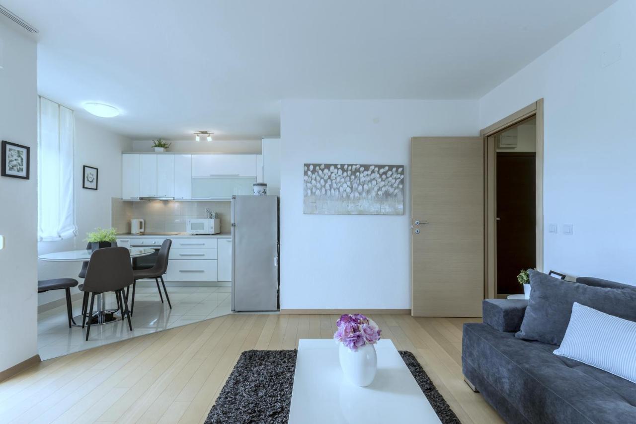 Kaštela Iris Beach Apartments מראה חיצוני תמונה
