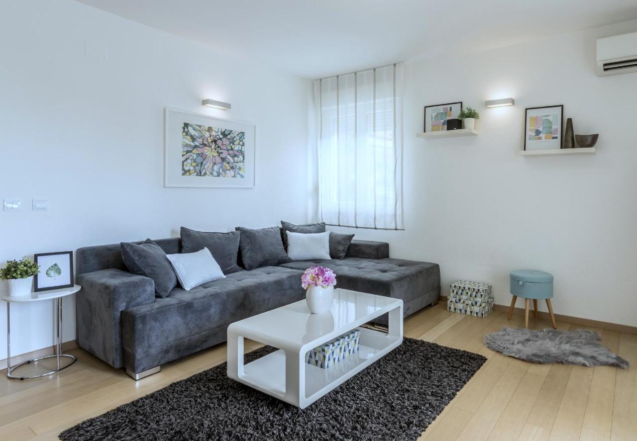 Kaštela Iris Beach Apartments מראה חיצוני תמונה