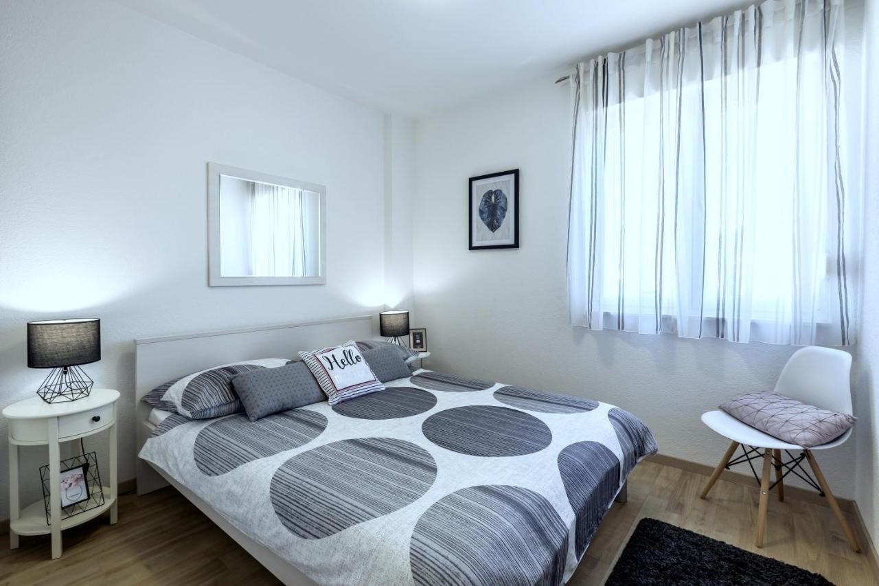 Kaštela Iris Beach Apartments מראה חיצוני תמונה