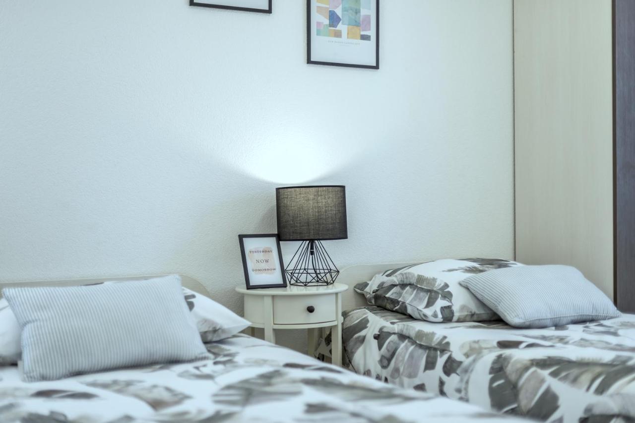 Kaštela Iris Beach Apartments מראה חיצוני תמונה
