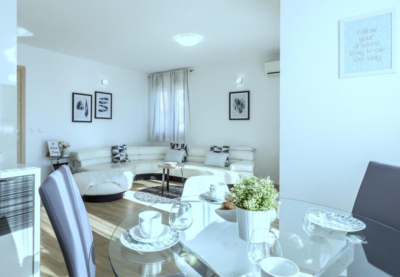 Kaštela Iris Beach Apartments מראה חיצוני תמונה
