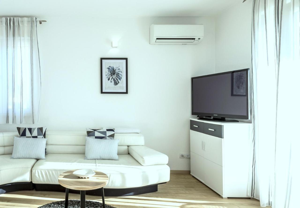 Kaštela Iris Beach Apartments מראה חיצוני תמונה