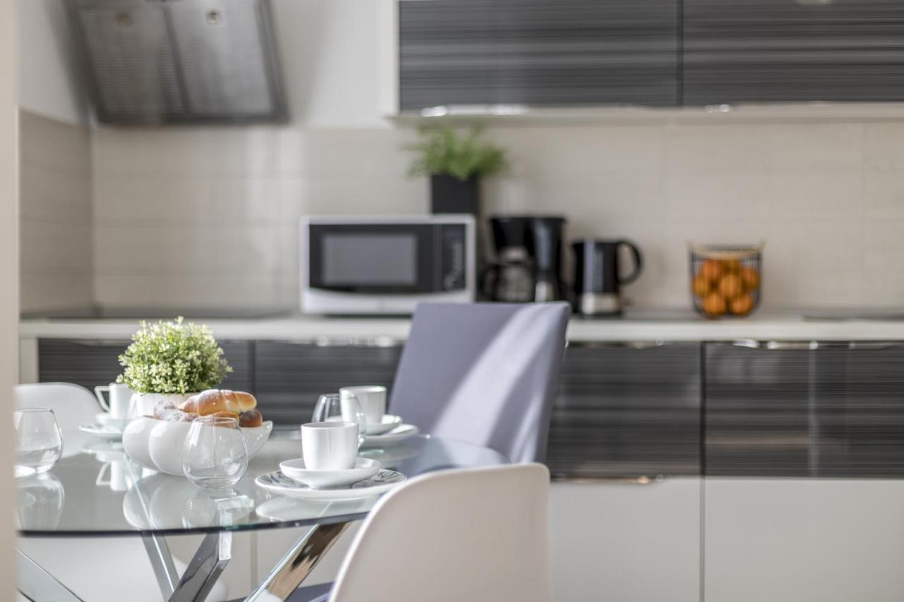 Kaštela Iris Beach Apartments מראה חיצוני תמונה
